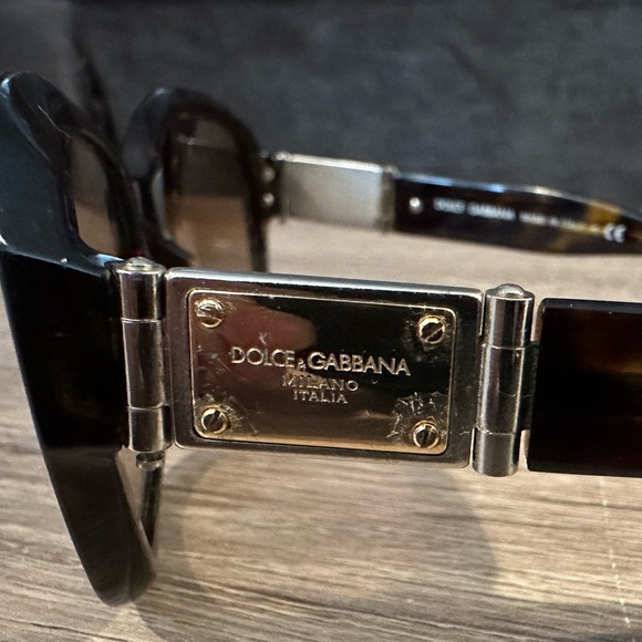 Dolce & Gabbana Tortoise Oval Sunglasses (style code DG4086) - Picture 3 of 16